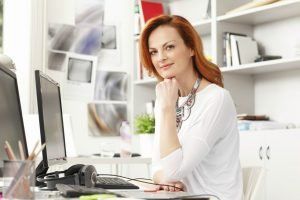 business-woman-in-home-office-business-woman 3